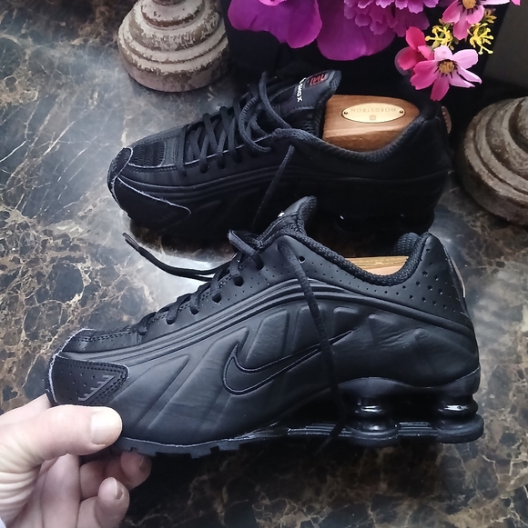 Nike Shoes - Nike Shox R4 Athletic/Lifestyle Streetwear Shoes Size 7 for Women